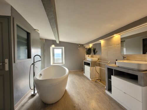 SUITE DU BONHEUR SALLE DE BAIN 1
