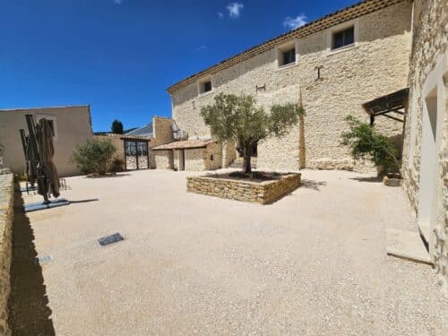 LA COURS DOMAINE LES GRANDES MOLLIERES 8